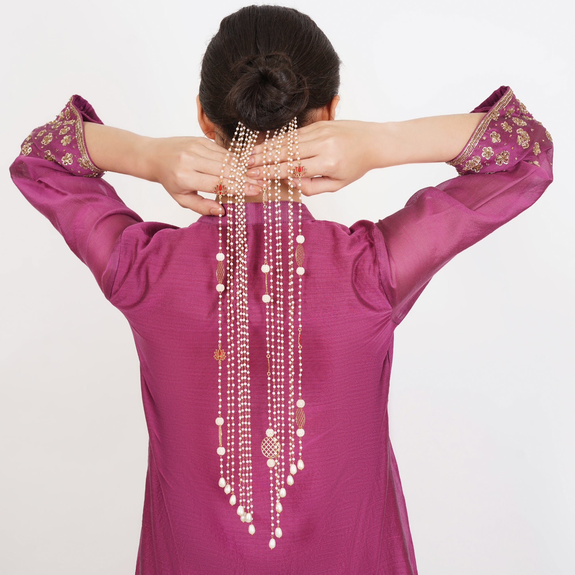 Pearl Lotus Charm Hair Veil