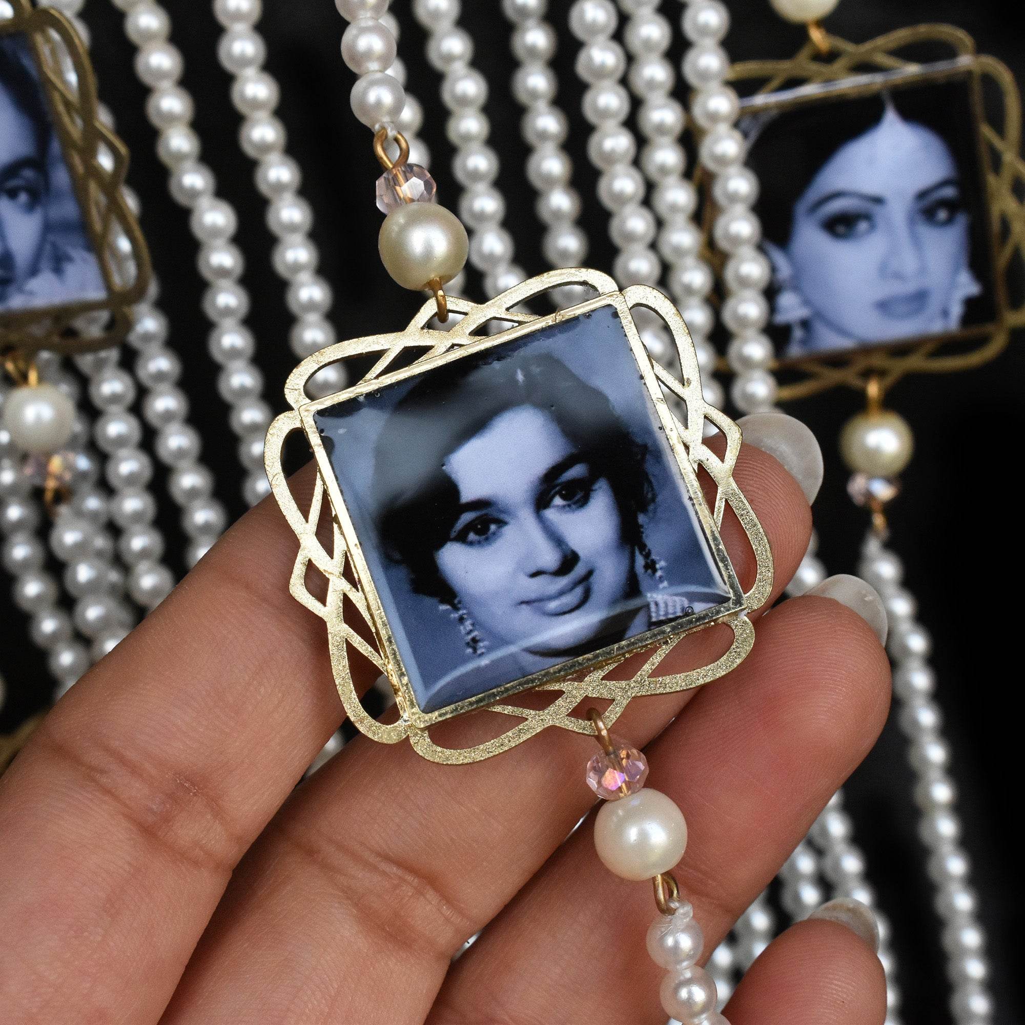 Nianshi goels cannes 2025 hair parandi customised photo frames hair veil