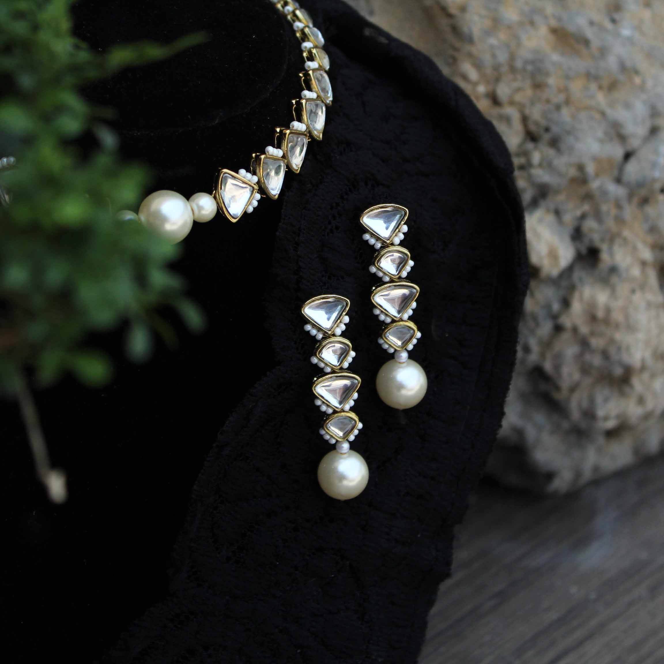 Triangle –Mangle Full Set With Necklace And Earrings - BeAbhika.com