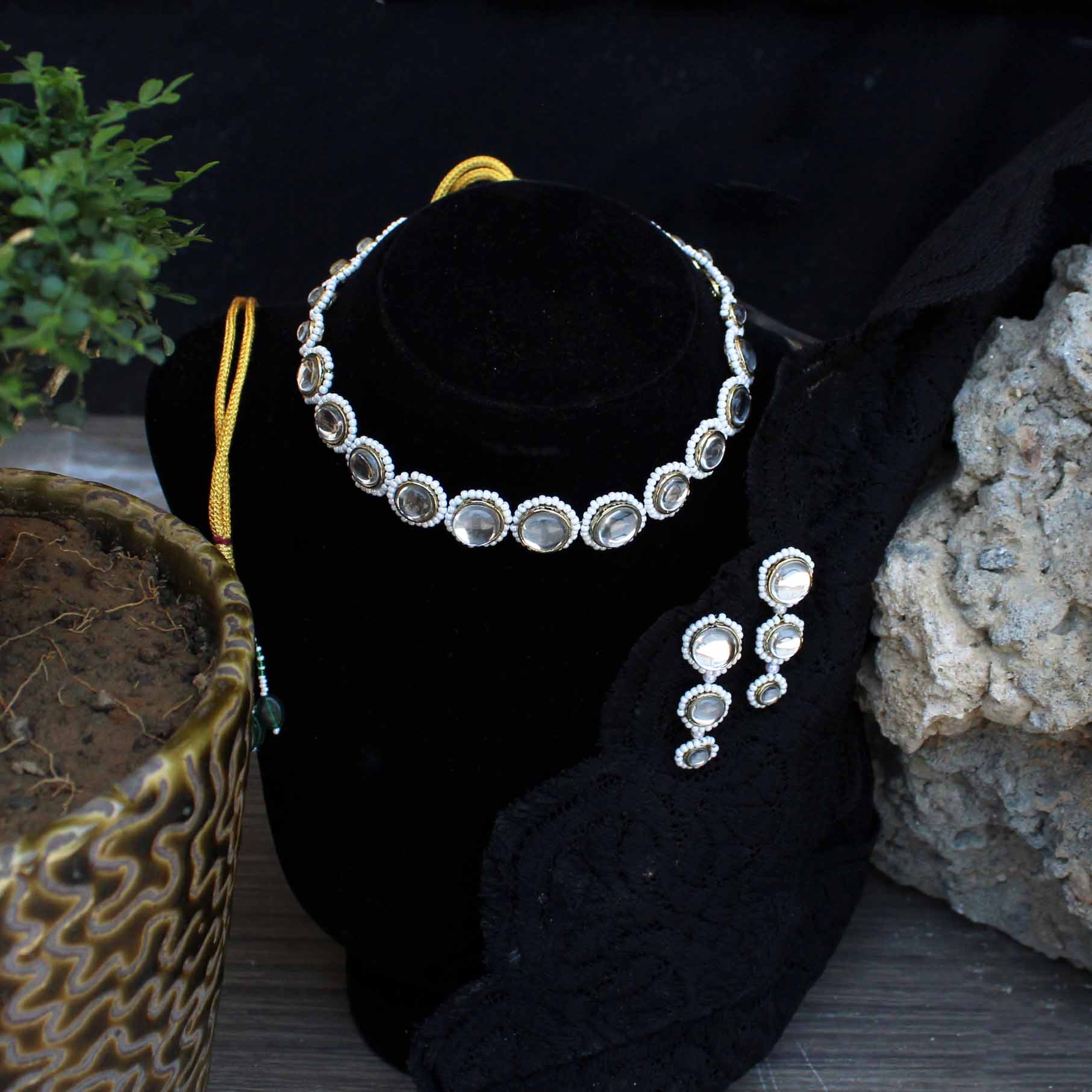 Round Bound Full Set With Necklace And Earrings