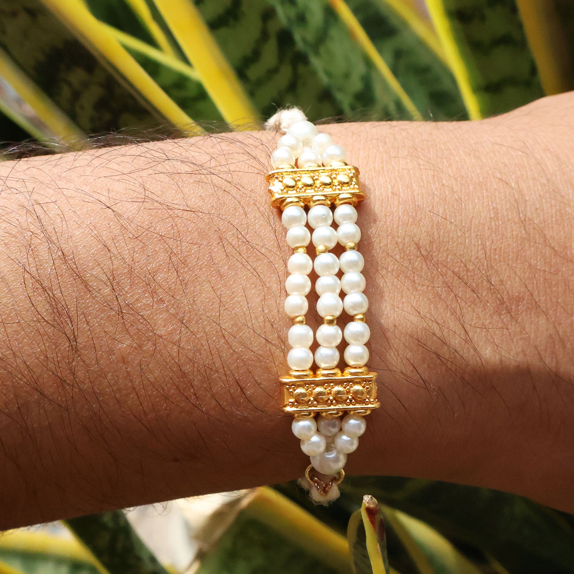 Pearl Majesty Personalised Rakhi-Lumba Set