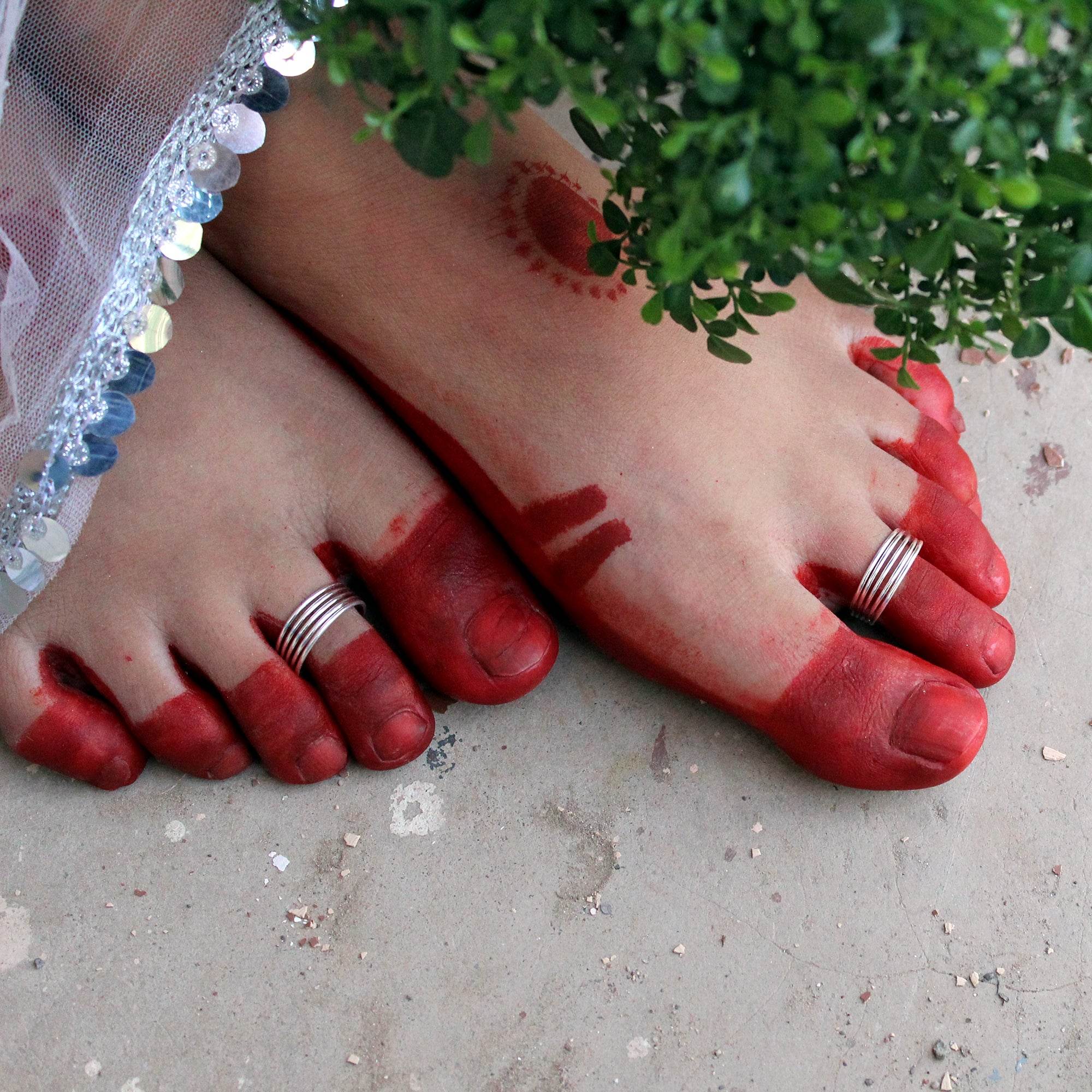 Sterling Silver 5 Lines Broad Toe Ring FREE SIZE - BeAbhika.com