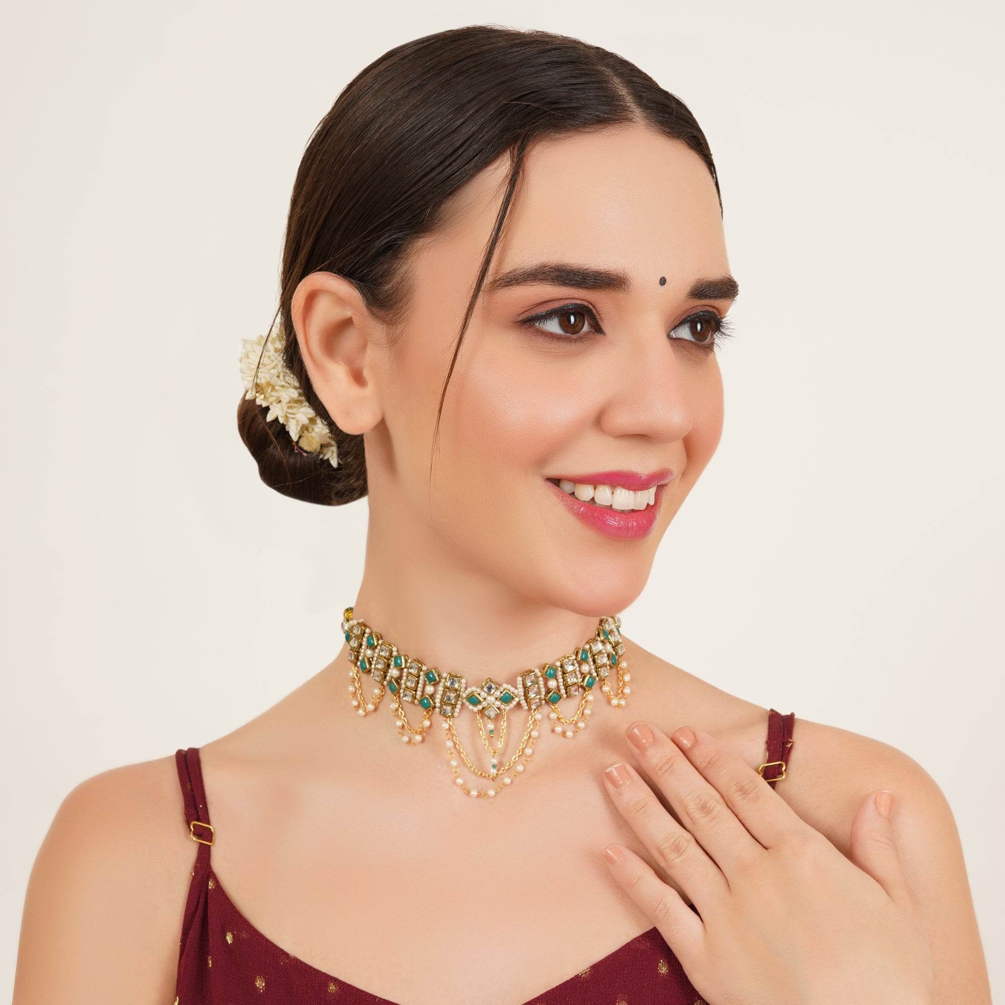 Emerald Radiance Neckalce - BeAbhika.com