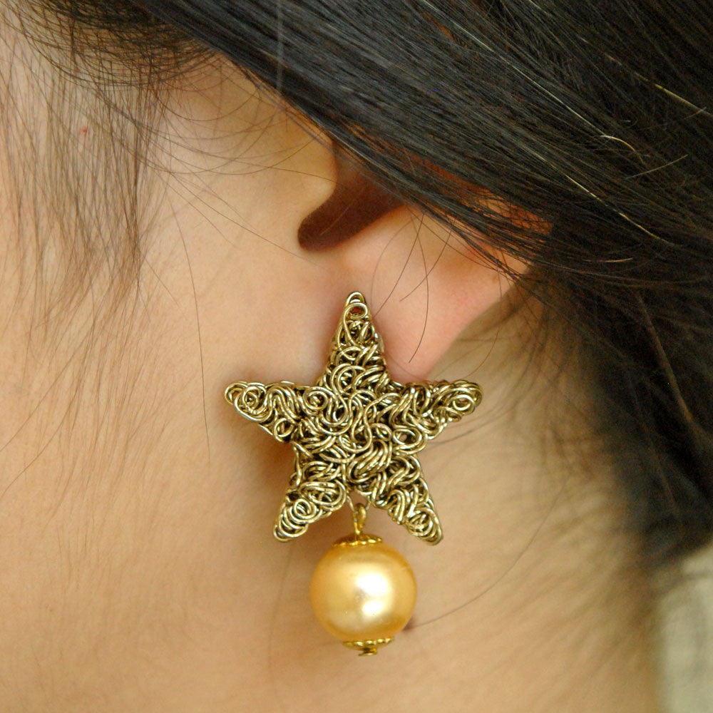 star golden wire mesh earrings