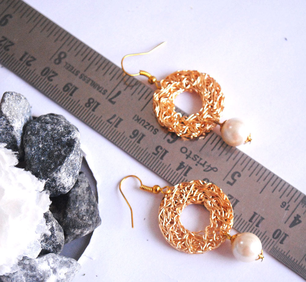SET OF 2 - Golden Star And Circle Mesh Earrings