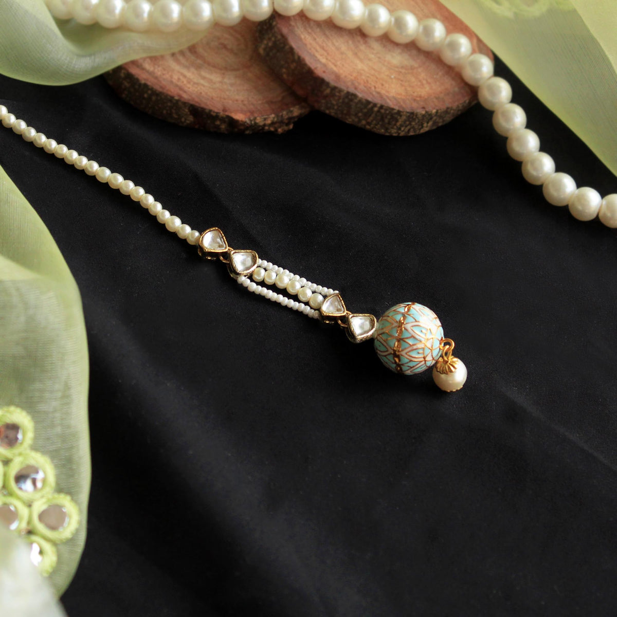White pearl white glass kundan mangtika