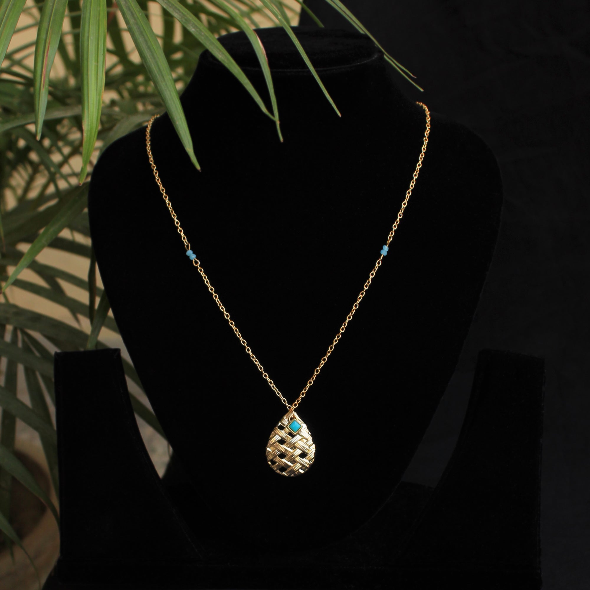 Leaf And Kundan Necklace