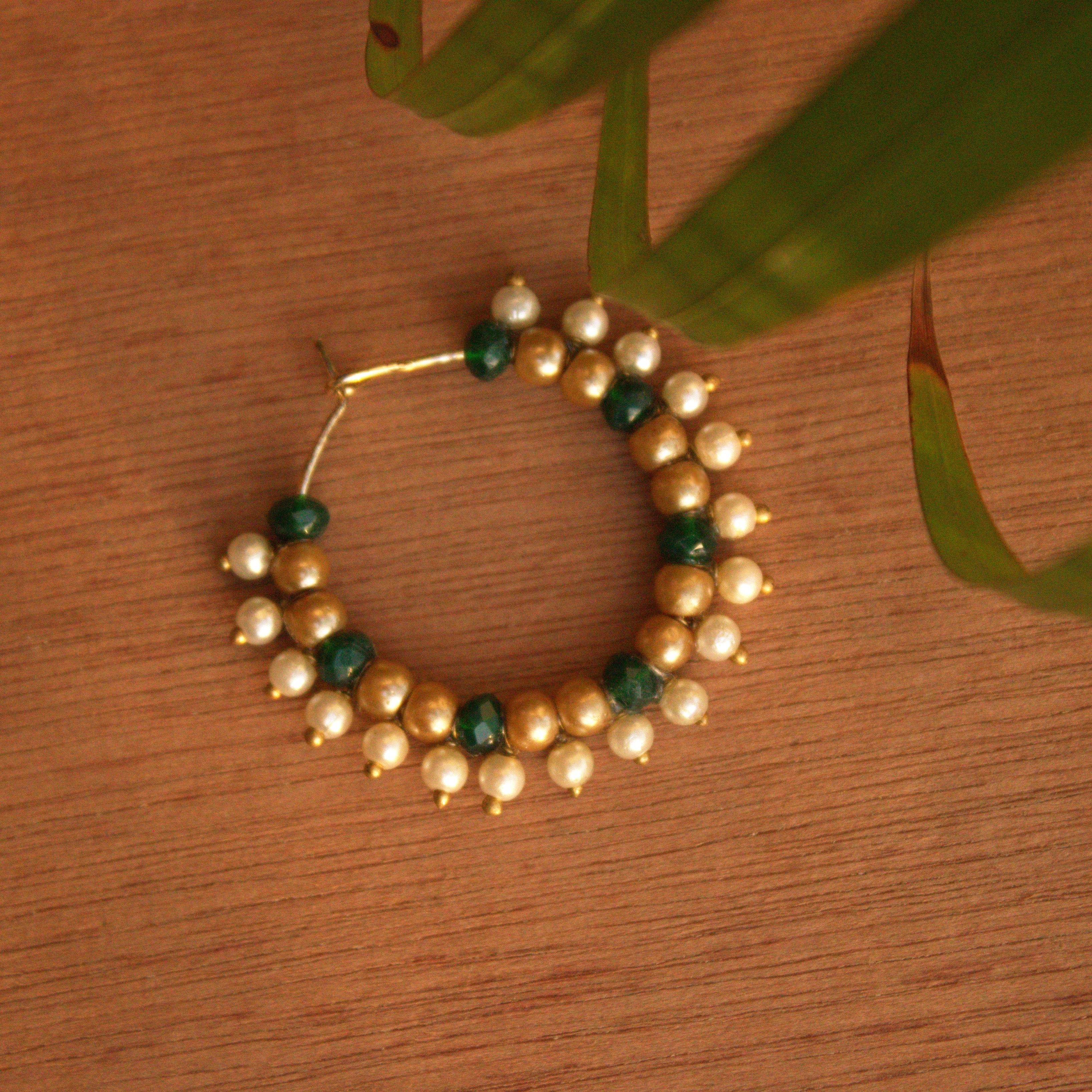 Traditional Indian bridal nath with kundan stones, green beads, and pearl hair chain Indian Nathiya Nathani Nose Ring