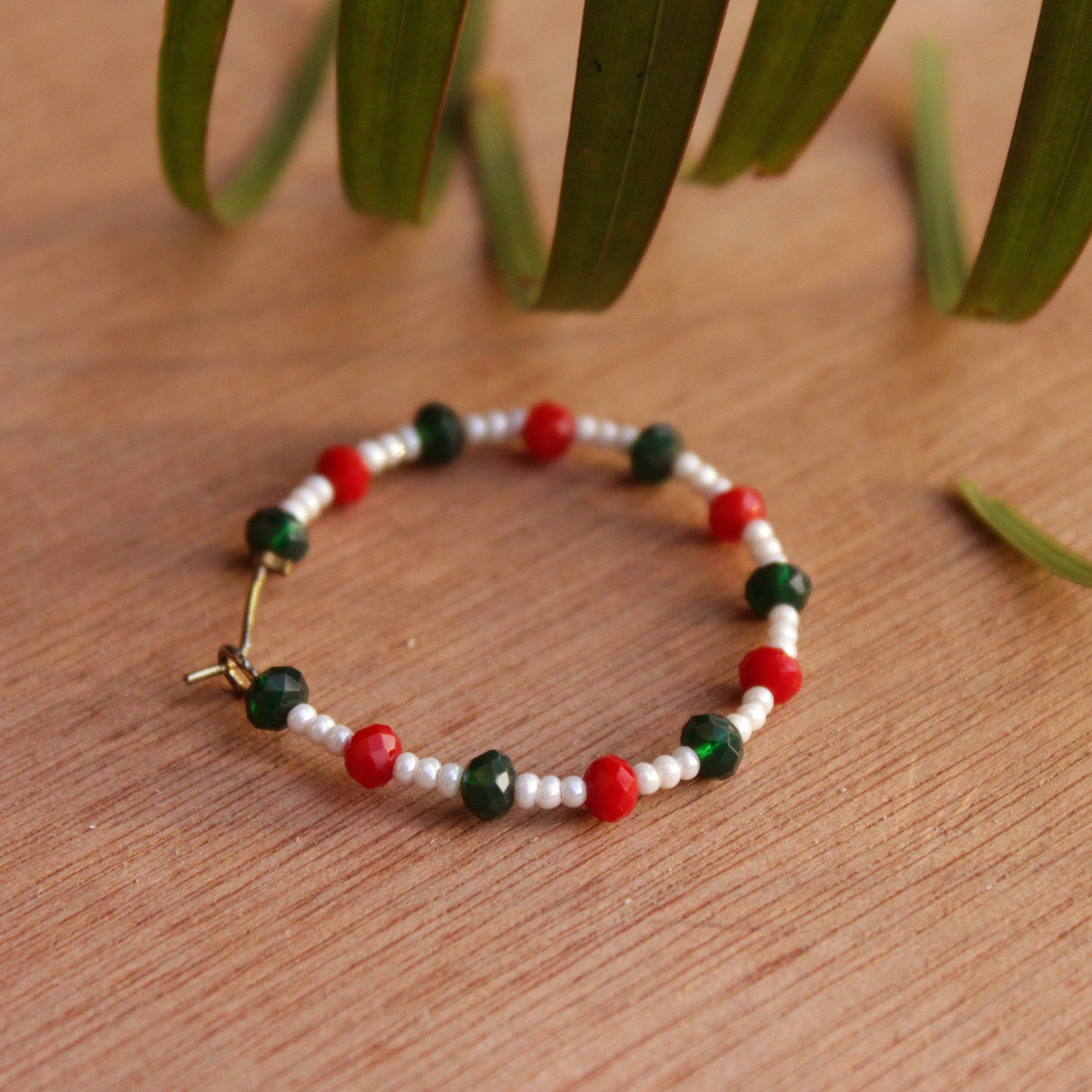 Traditional Indian bridal nath with kundan stones, green beads, and pearl hair chain Indian Nathiya Nathani Nose Ring