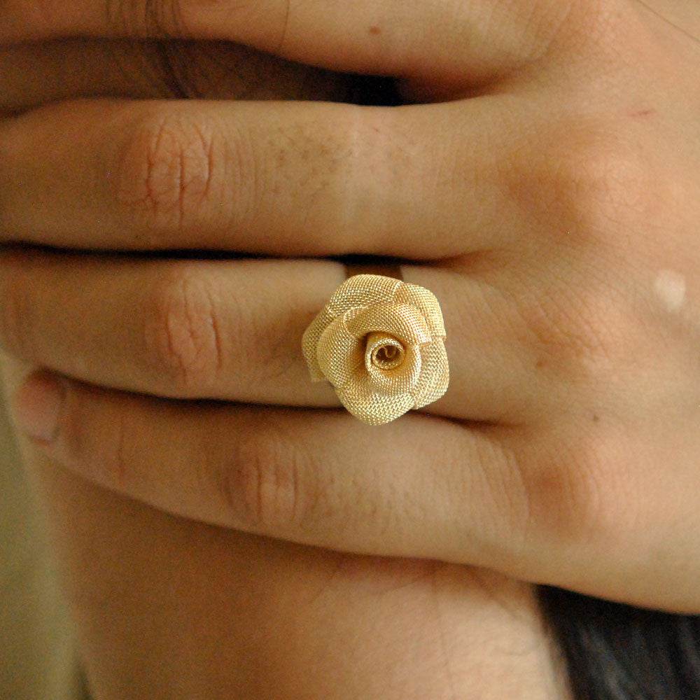 golden mesh adjustable ring.