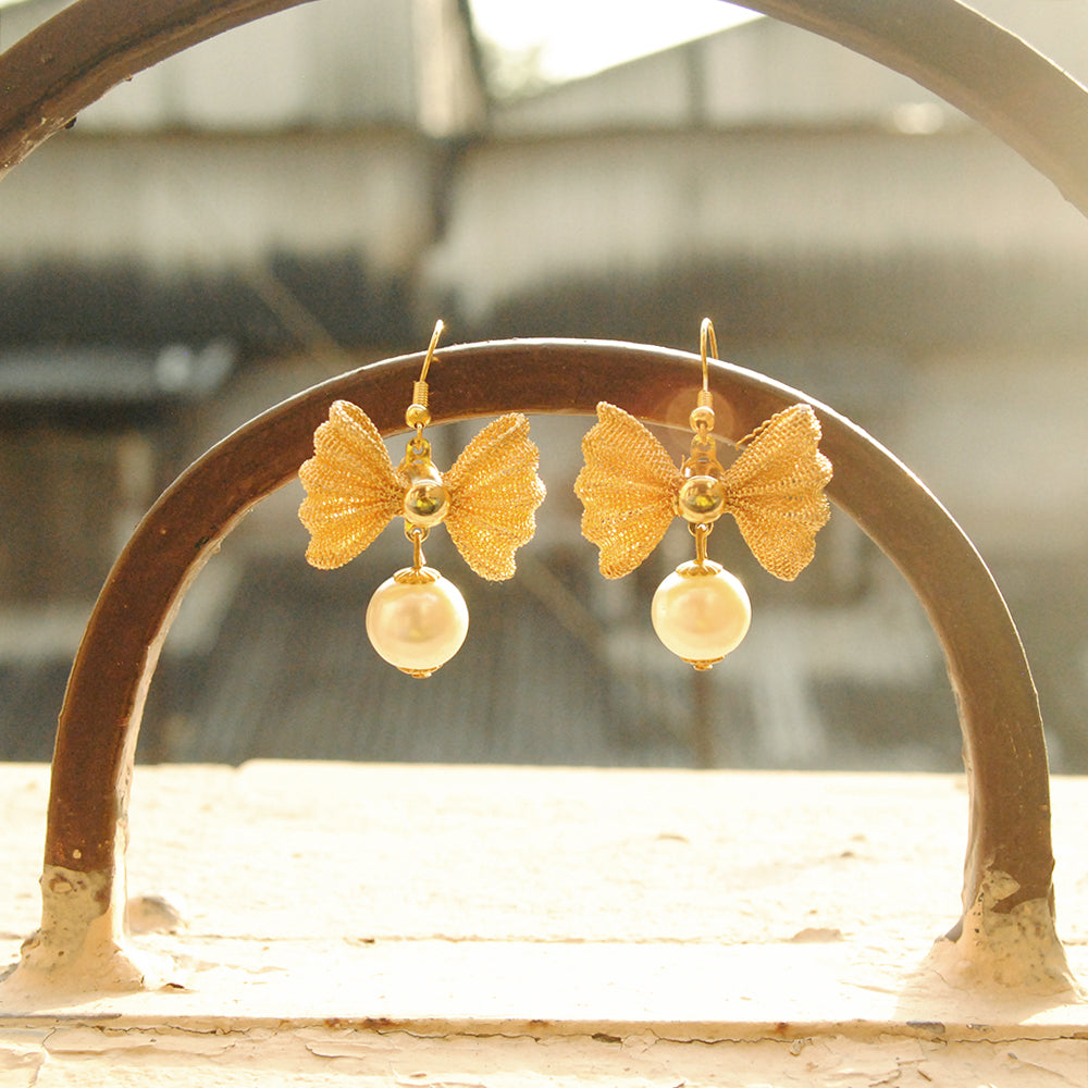 golden wire mesh pappy earrings