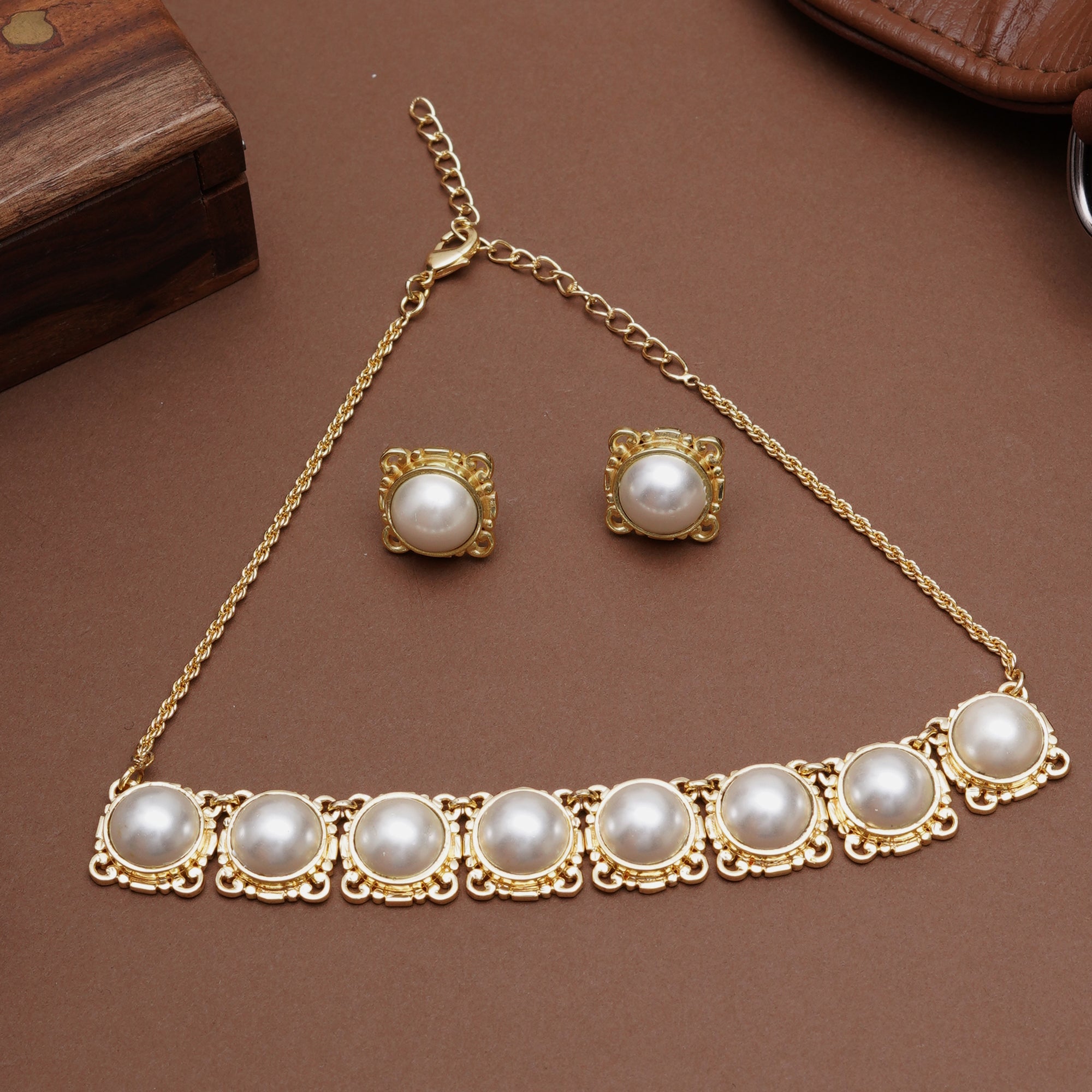 Soft Courage Choker