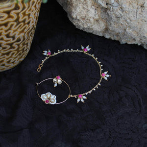 Traditional Indian bridal nath with kundan stones, green beads, and pearl hair chain Indian Nathiya Nathani Nose Ring