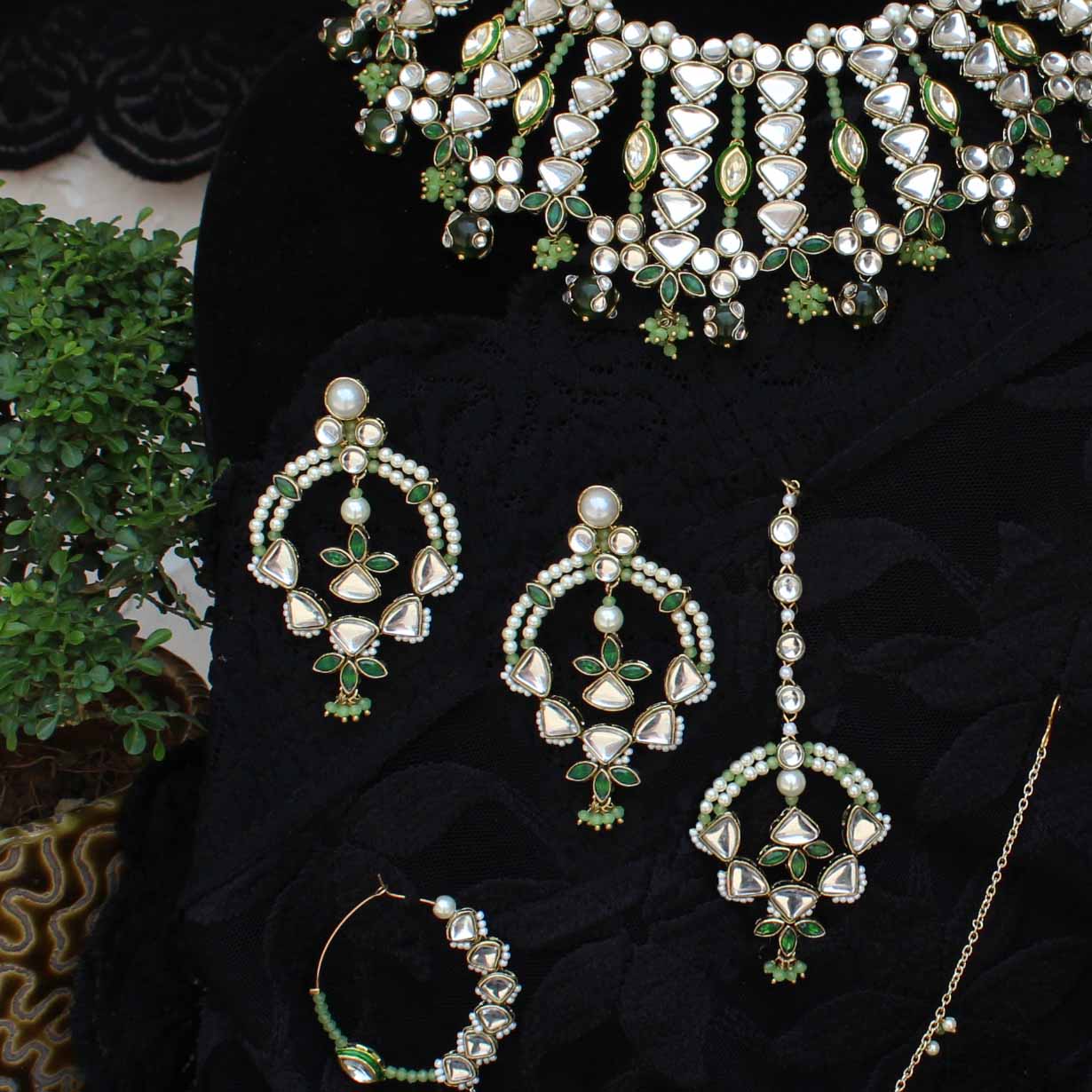 Geometric Aesthetic Full Set With Earrings, Maangtikka, Neckalce, Nath & Ring