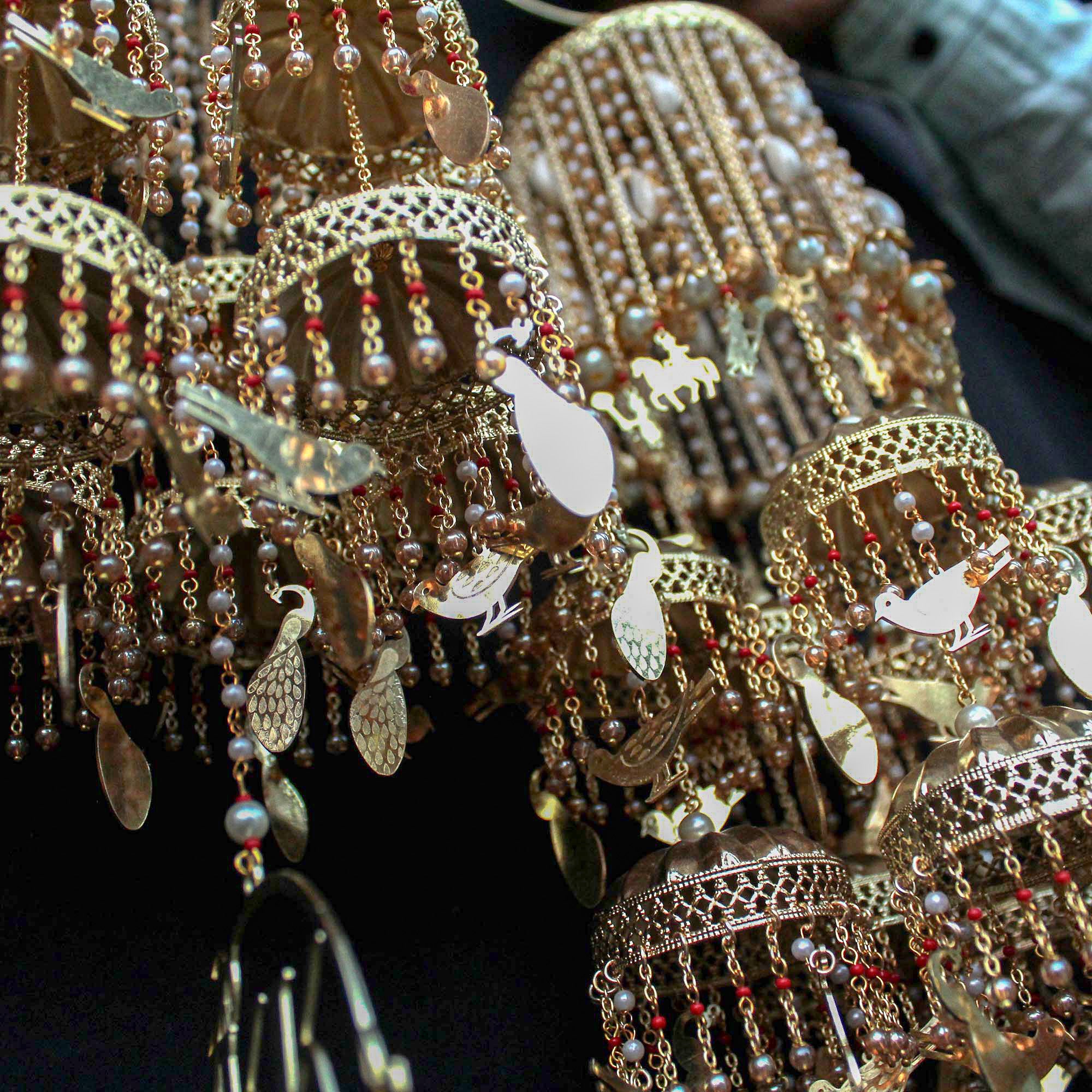 Customised Logo Shells Kaleere With Baraat & Peacocks Charms