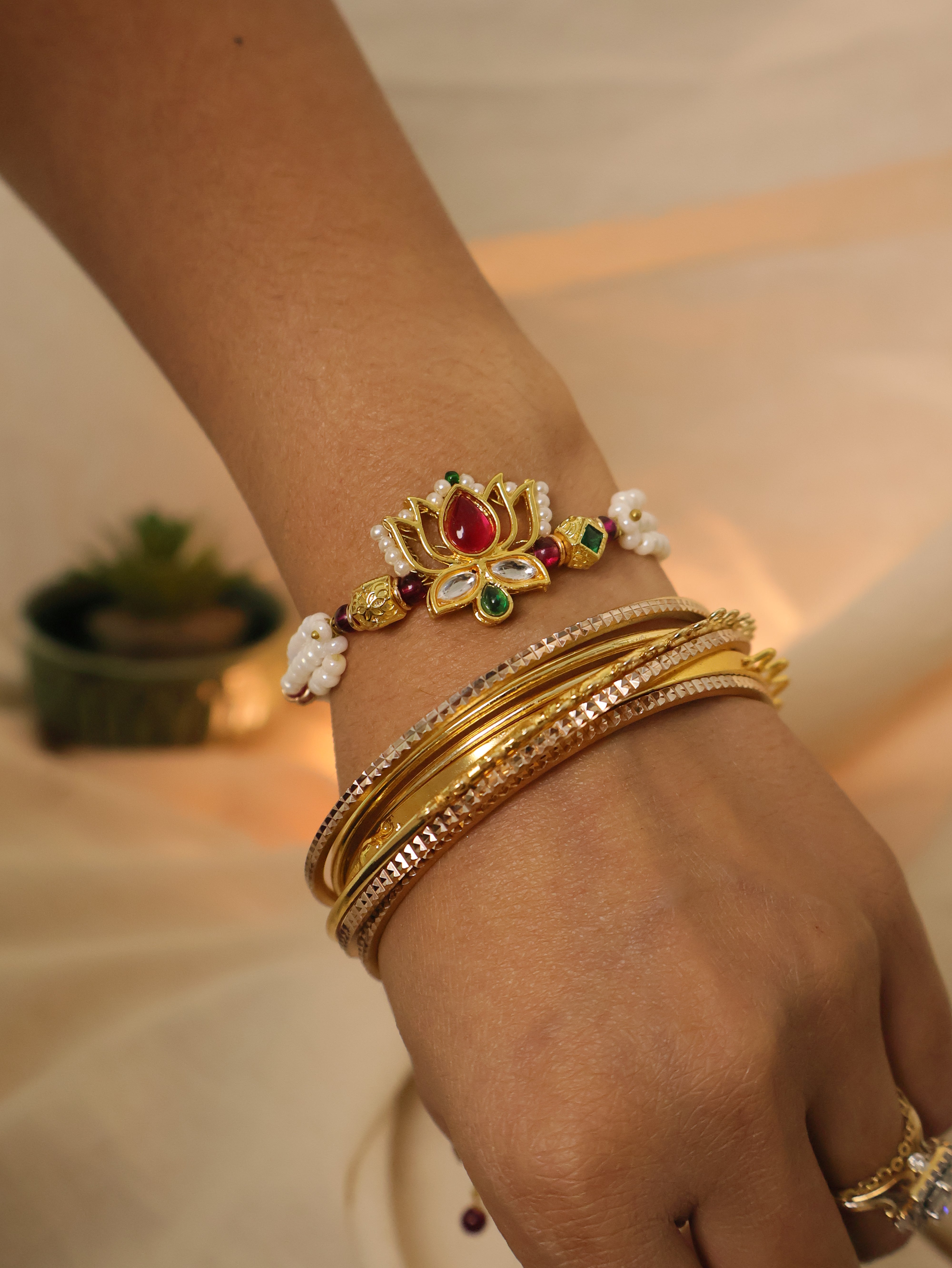 Royal Lotus Pearl Adjustable Lumba Bracelet