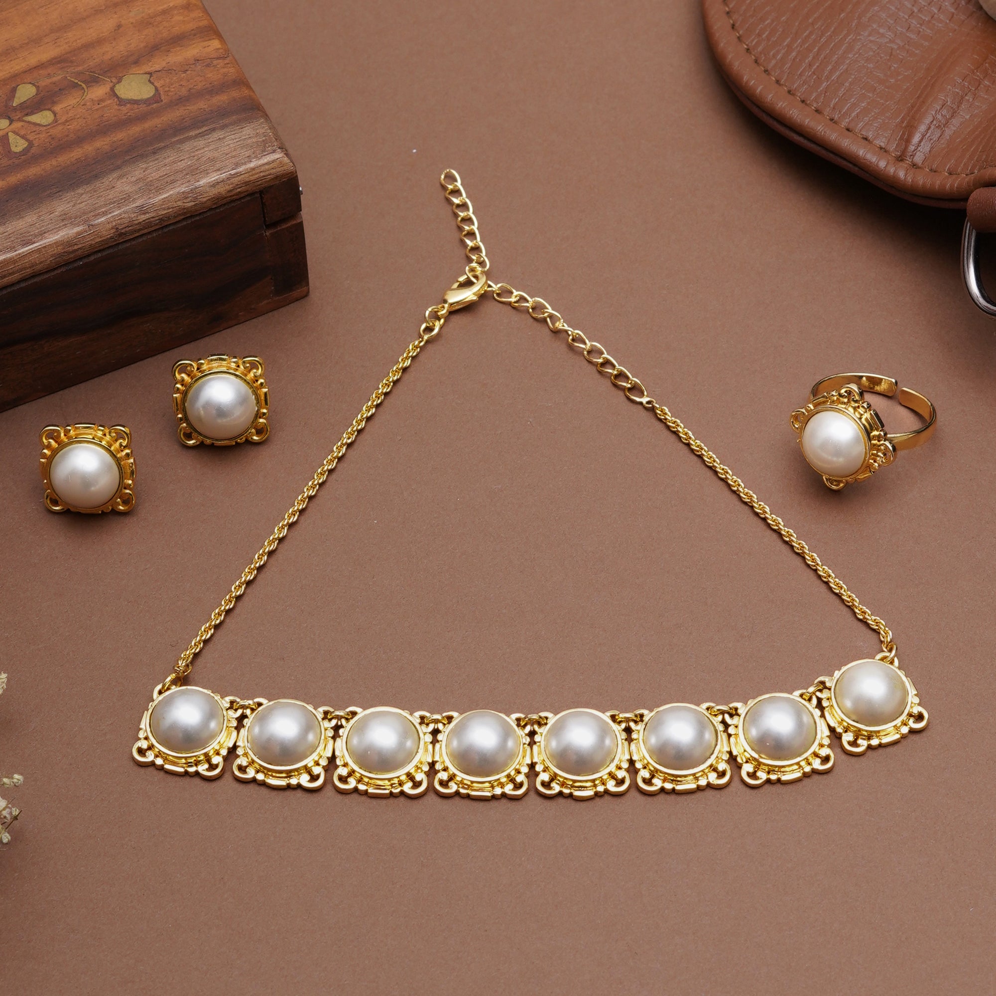 Soft Courage Necklace Set