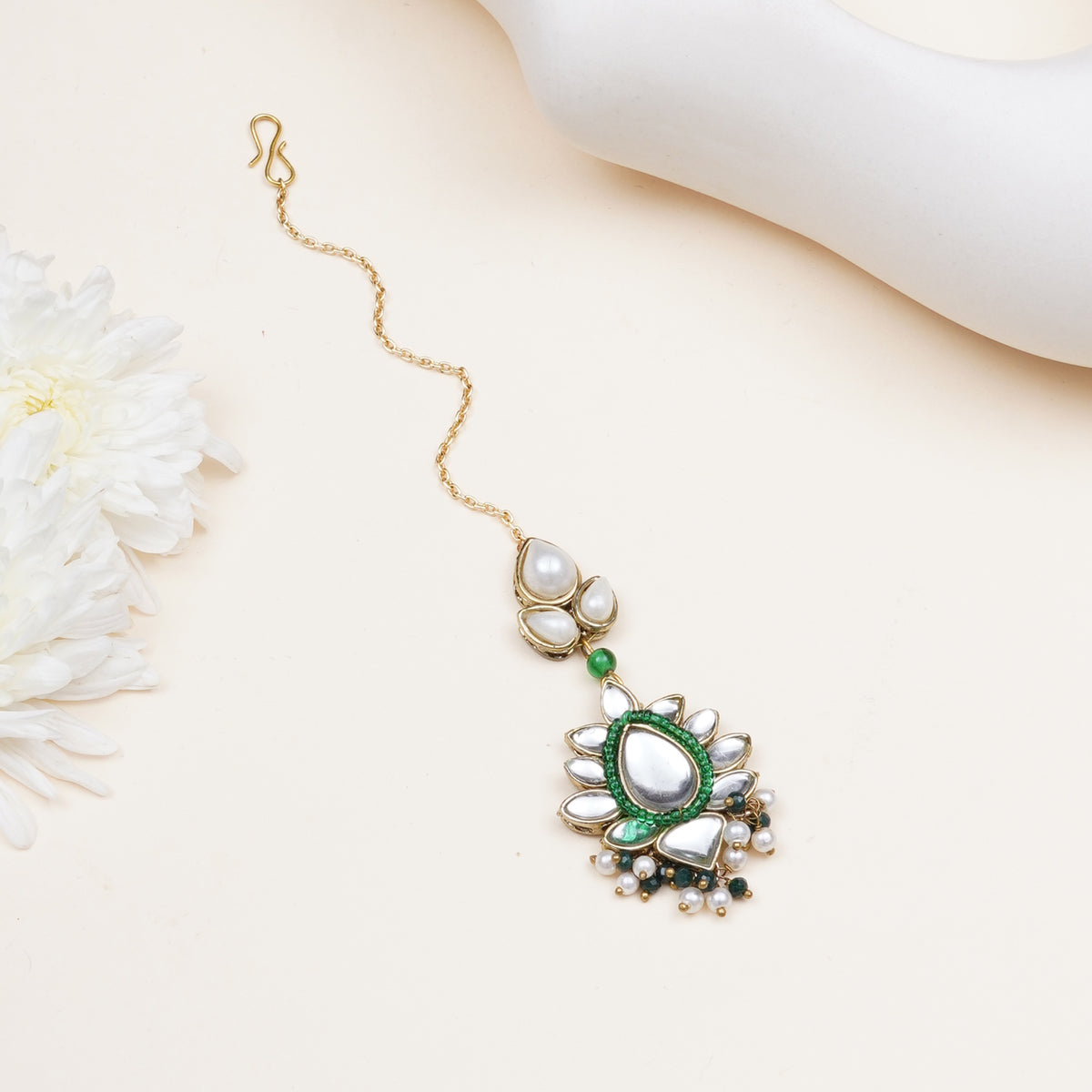 Bahaar — Floral Kundan Maangtikka with Green Accents