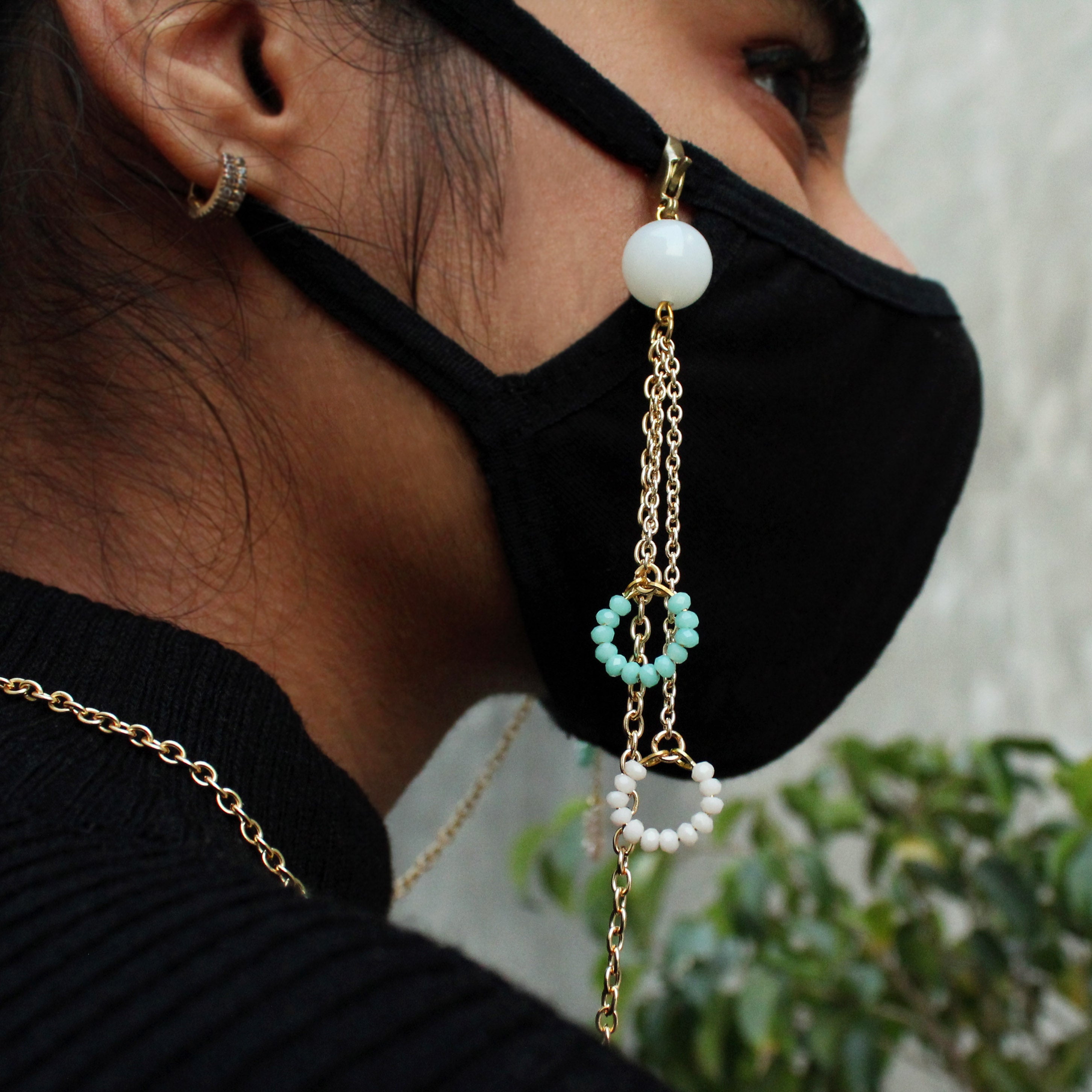Glass beads faux pearls mask chain