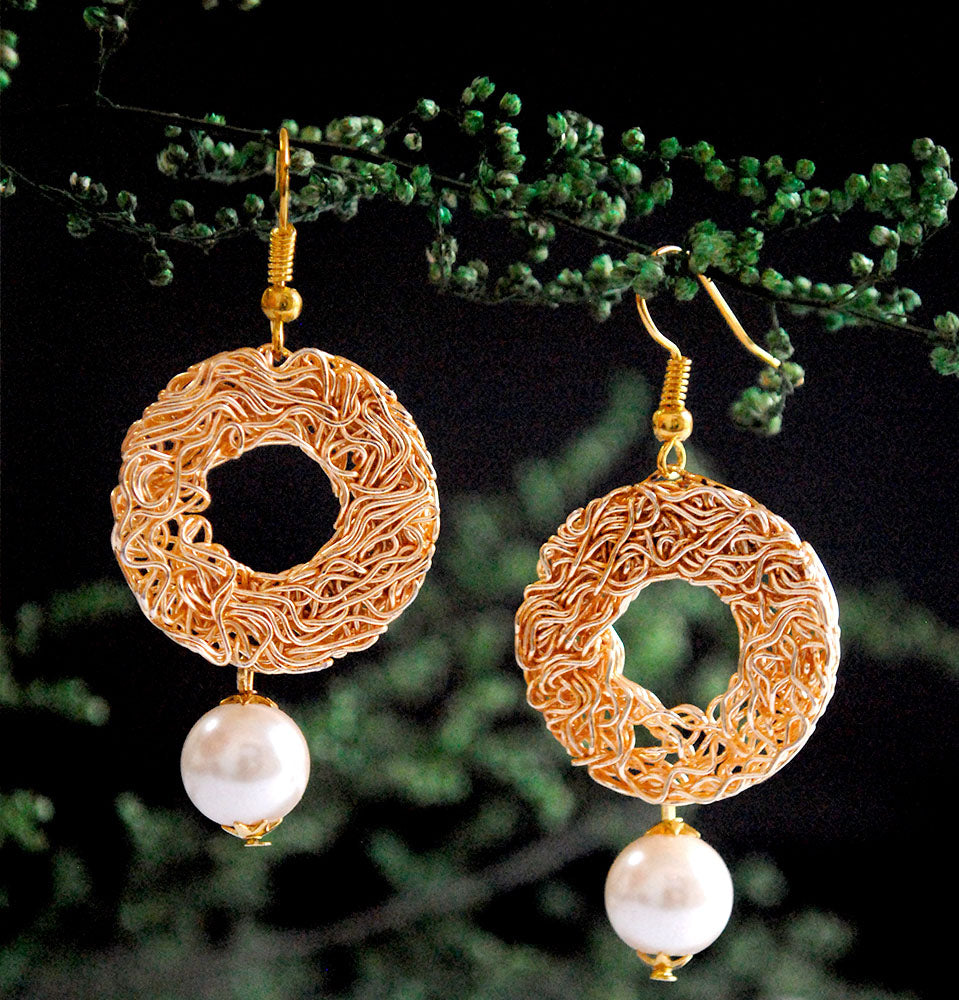 SET OF 2 - Golden Star And Circle Mesh Earrings