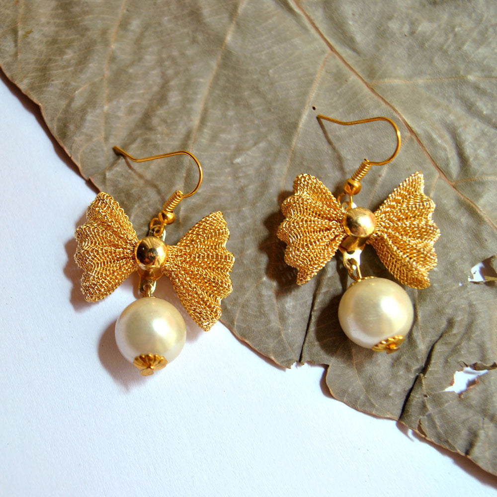 golden wire mesh pappy earrings