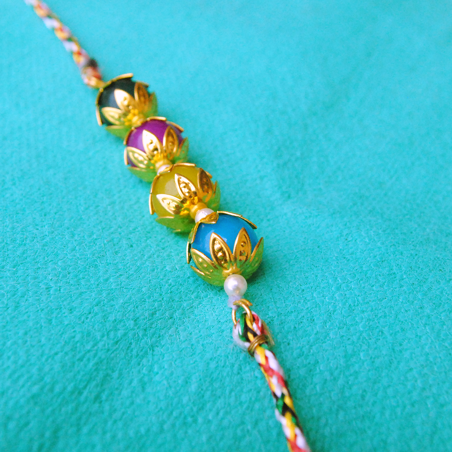 Technicolor Rakhi