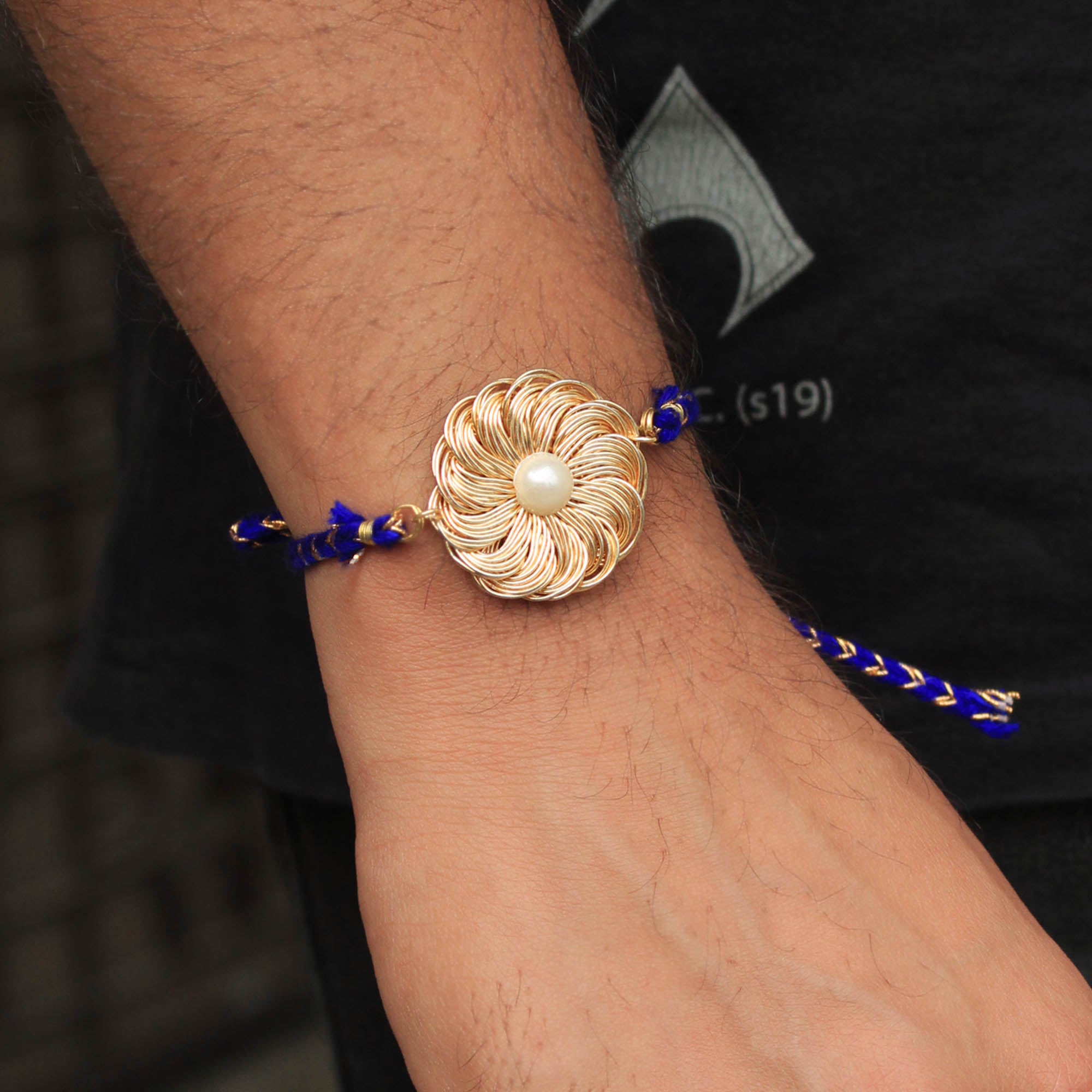 BeAbhika White Pearl Gold Tone Mesh Rakhi Available At Best Price In India Online COD Available Send Rakhi To Brother For Small Brother Big Brother Younger Brother Send Rakhi Abroad With Roli Chawal Capsules Designer Unqiue Famous 