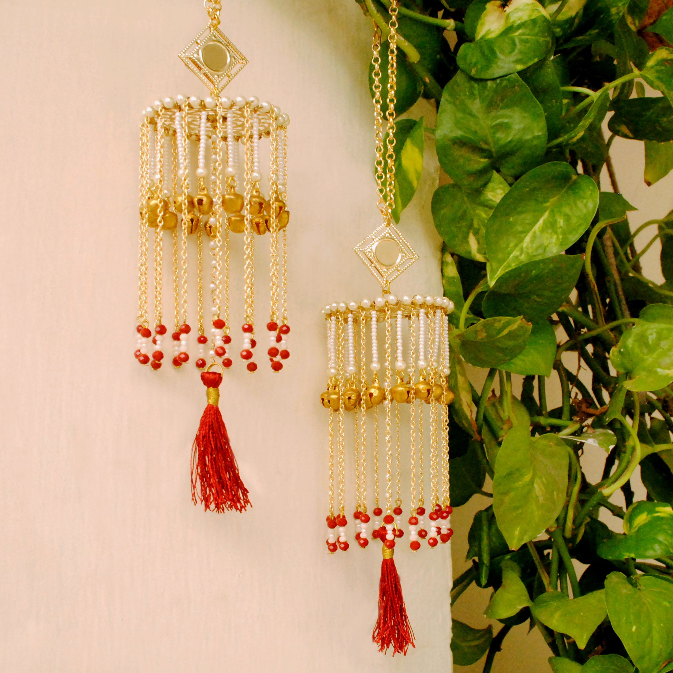 red/white pearls ghunghroo and tassel mini kaleera 