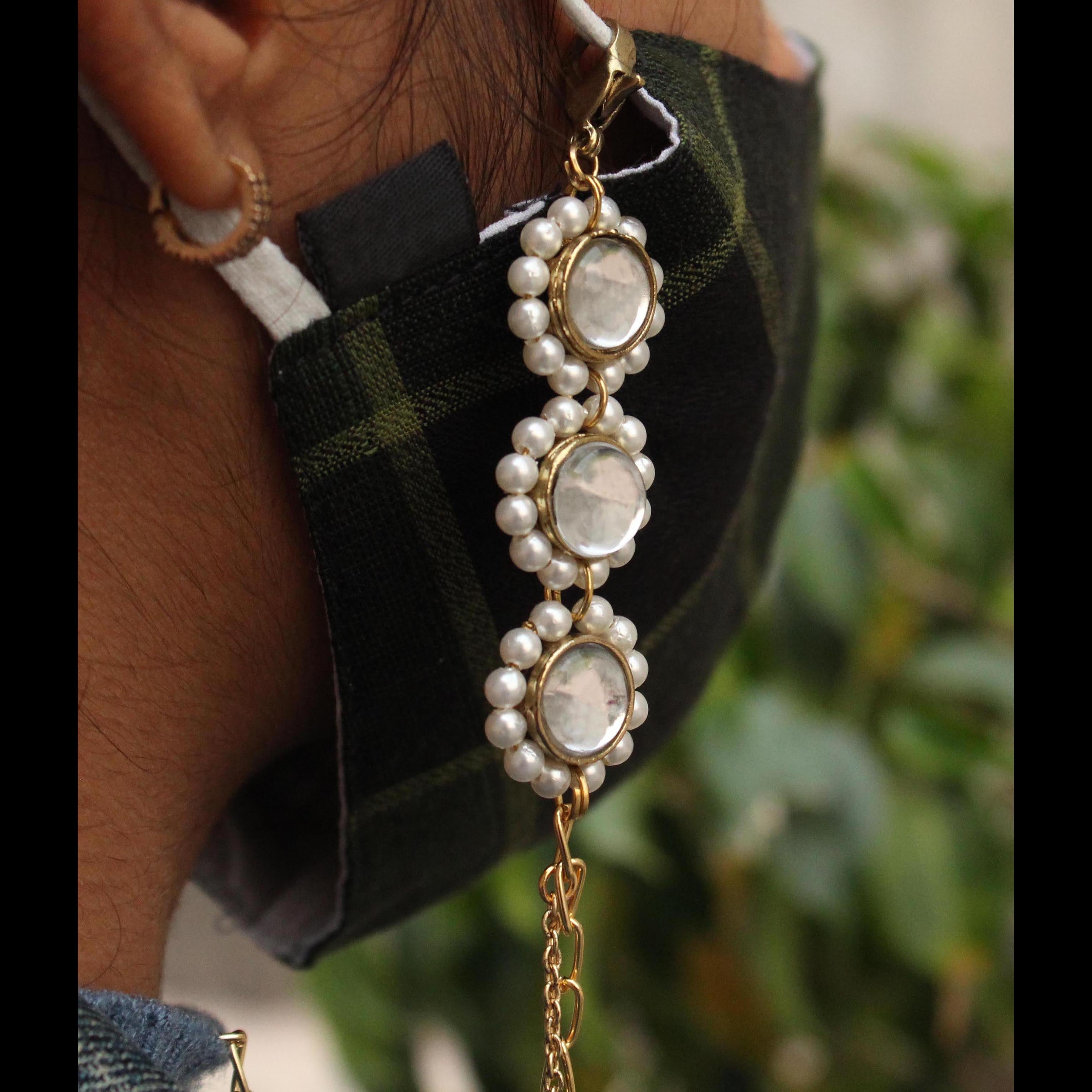faux pearls glass kundan mask chain