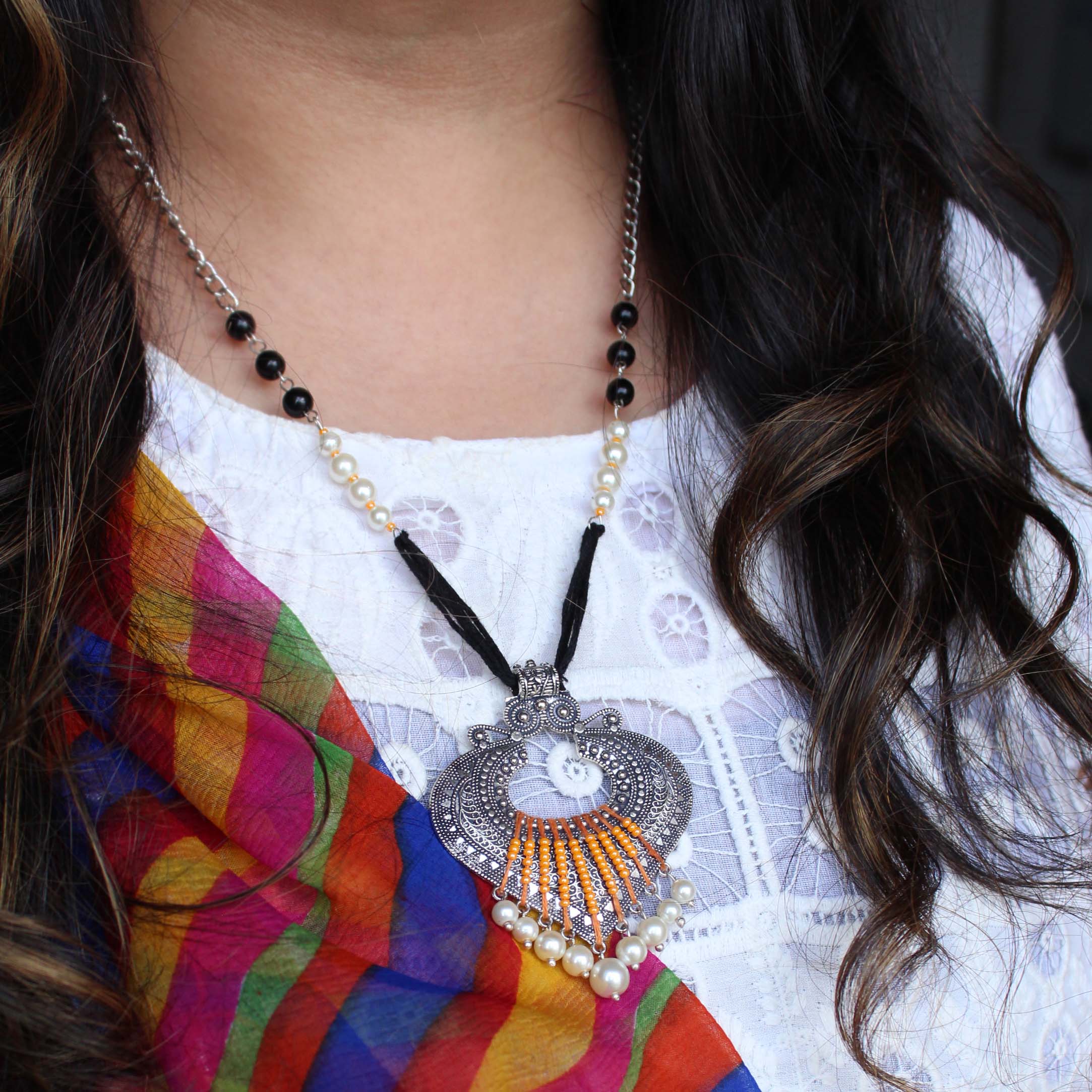 Dangling Paan Pearly Pendant Necklace