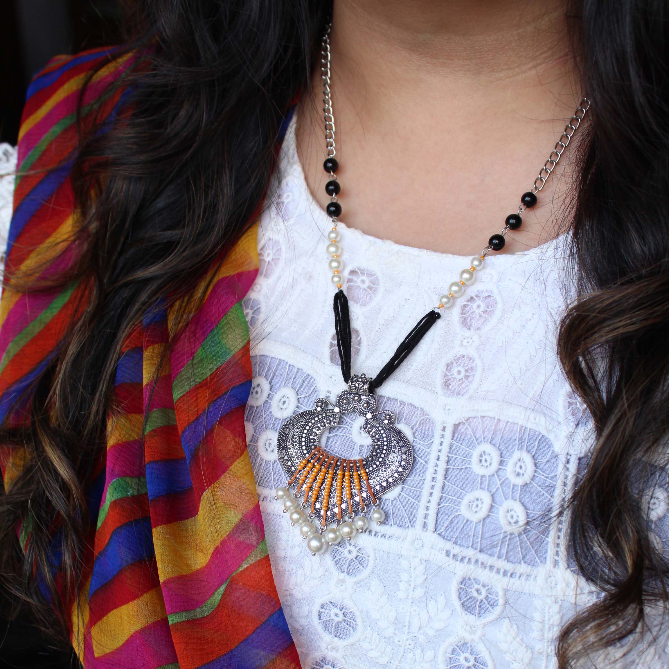 Dangling Paan Pearly Pendant Necklace