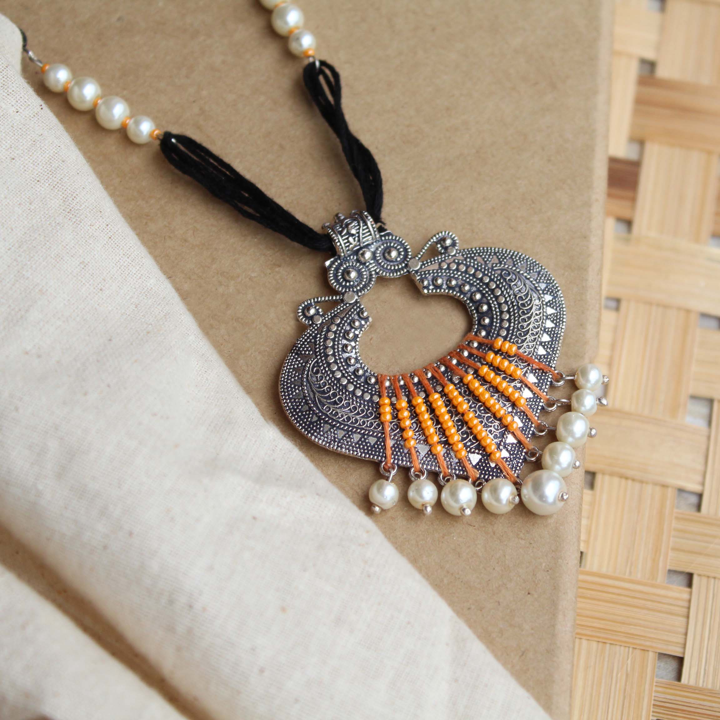 Dangling Paan Pearly Pendant Necklace