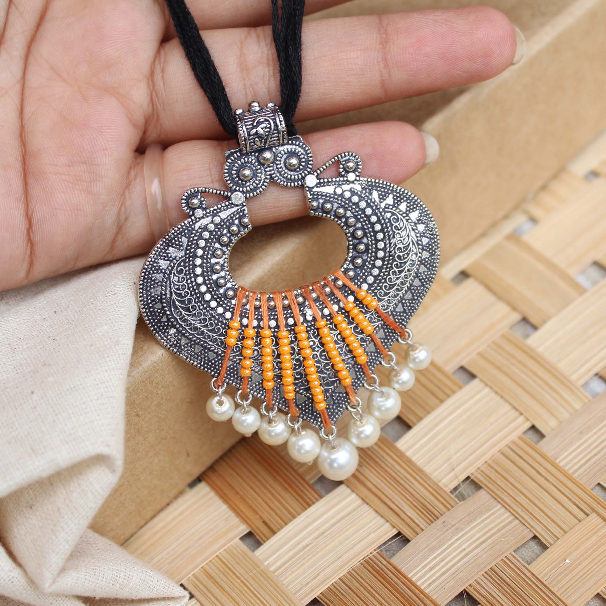 Dangling Paan Pearly Pendant Necklace