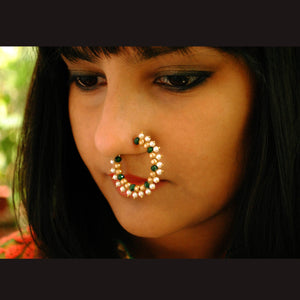 Traditional Indian bridal nath with kundan stones, green beads, and pearl hair chain Indian Nathiya Nathani Nose Ring