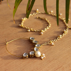 Traditional Indian bridal nath with kundan stones, green beads, and pearl hair chain Indian Nathiya Nathani Nose Ring