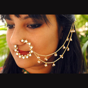 Traditional Indian bridal nath with kundan stones, green beads, and pearl hair chain Indian Nathiya Nathani Nose Ring